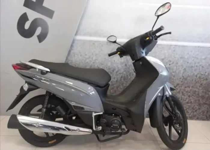 Vendo Shineray 50cl nova quase nem andei nela 