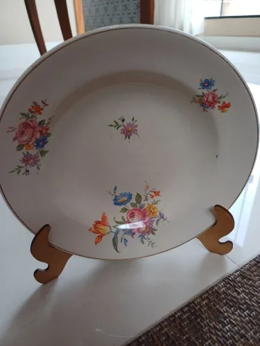 4 pratos fundos porcelana Porto Ferreira. Antiguidade