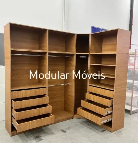 Closet em L 4 Modulados - MDF Amadeirado