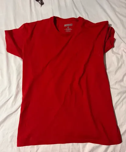 Camiseta básica vermelha