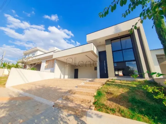 Casa à Venda no Condomínio Porto do Sol em Valinhos, no bairro Lenheiro.