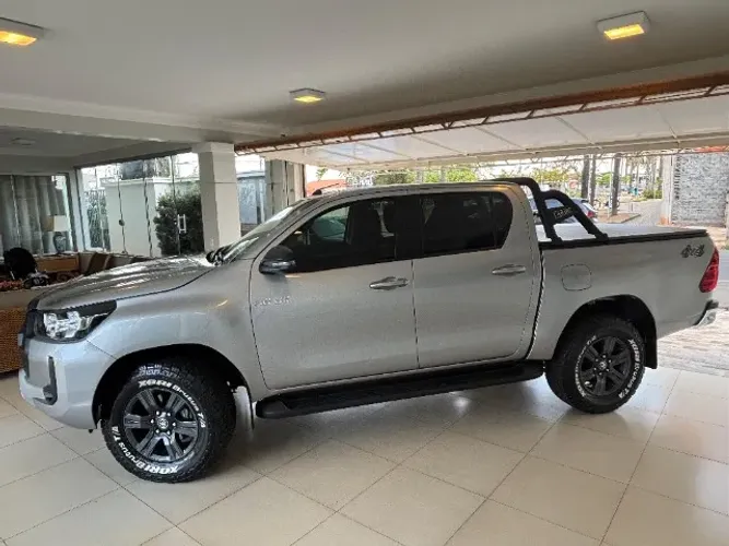 Toyota Hilux CD SR 4X4 2.8 TDI Diesel Aut. 2024