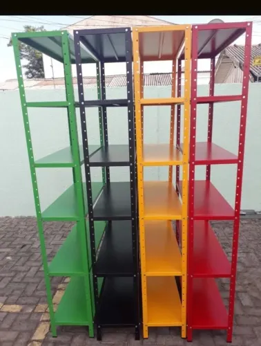 Estantes de Aço Coloridas para Organização