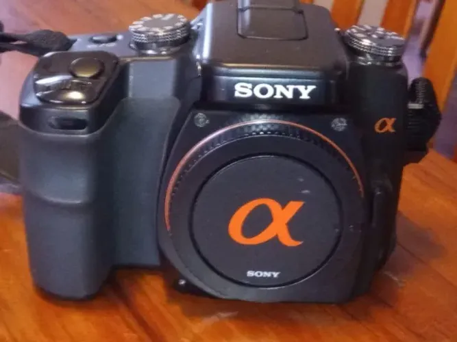 Camera digital Sony Alpha A100