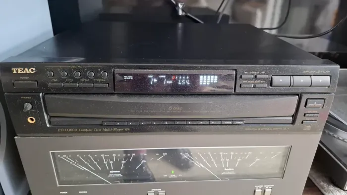 Toca-CD TEAC PD-D3000 5 CD Player