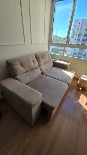 Sofá retrátil 206cm sem nenhum detalhe, muito novo!