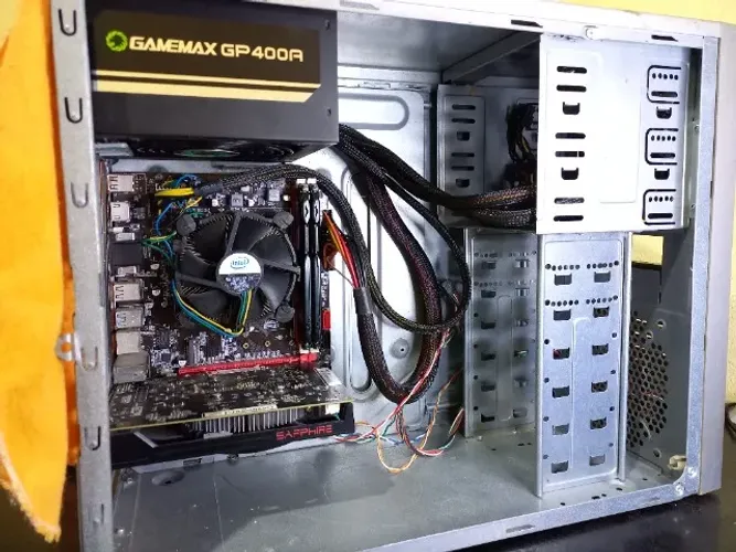 PC de Entrada - Xeon E3 1230 V2  + (16GB RAM) + RX 550 4GB 