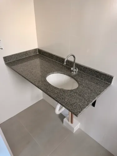 LAVATÓRIO DE GRANITO NOVO 1,10x0,50m 