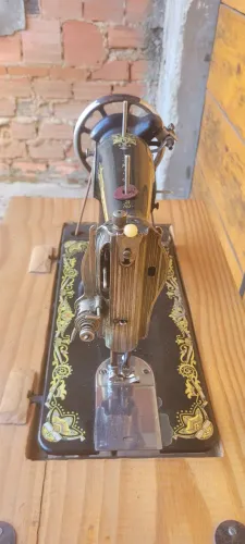 Máquina de costura antiga 