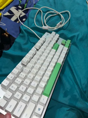 teclado mecânico Logitech K835 TKL