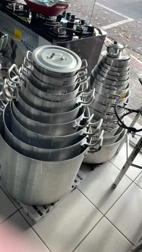 Utensílios para cozinha de restaurante zero na caixa