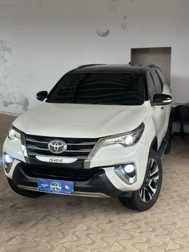 Toyota Hilux SW4 SRX 4X4 2.8 TDI 16V Dies. Aut. 2017