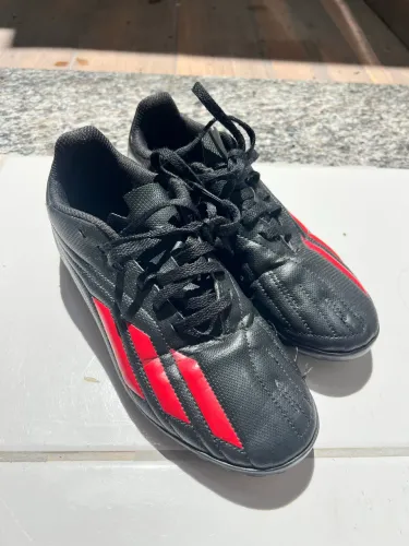 Chuteira Society Adidas Deportivo III Masculino Preto e Vermelho 
