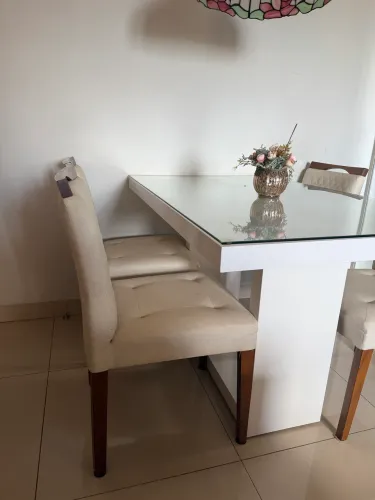 Conjunto com 4 Cadeiras de Jantar Estofadas - Bege/Off-White