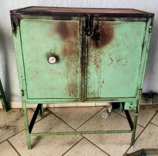 Estufa de lâmpadas para secagem de peças
