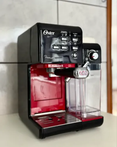 Cafeteira Expresso Oster PrimaLatte