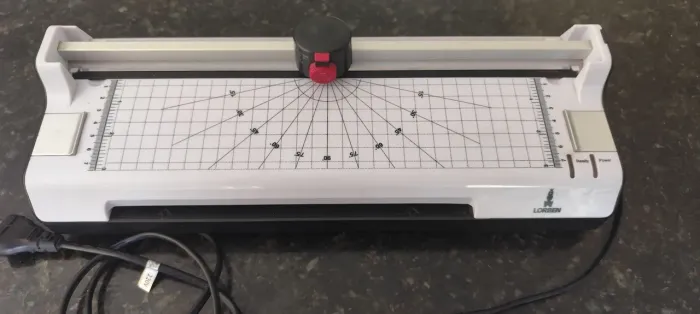 Plastificadora e Laminadora 5 em 1 Lorben A4 + Refiladora e Canto Canto arredondado - 220V