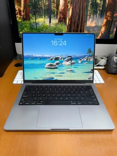 MacBook Pro 14, processador M2 Max, 64GB de ram e 1TB de SSD.