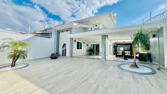 Belíssima Casa Duplex a venda com 236m² com 3 quartos em Edson Queiroz - Fortaleza - CE