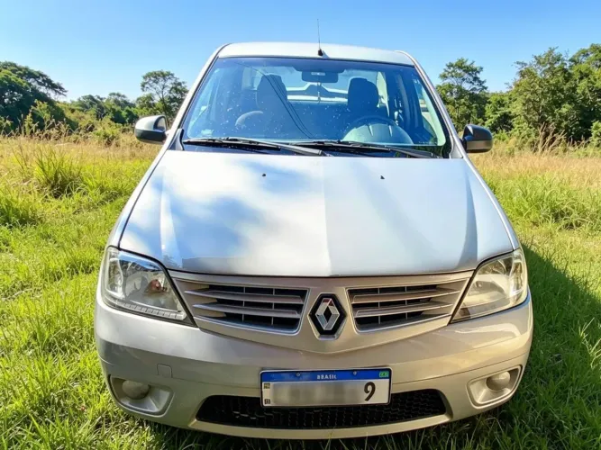 Renault Logan Authentique Hi-flex 1.0 16V 4P 2010