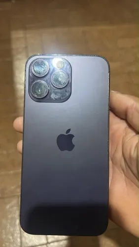 iPhone 14 Pro para retirada de peças
