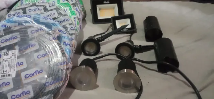 jogo de luz tá jardim e cabos anti-chama