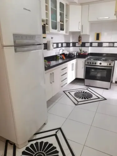 Apartamento de 02 quartos, com 1suíte