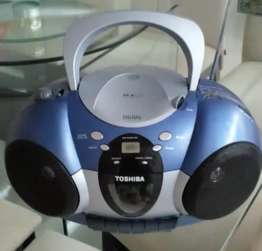 Rádio portátil Toshiba