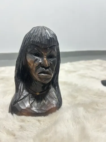 Busto Indígena Madeira Entalhada 