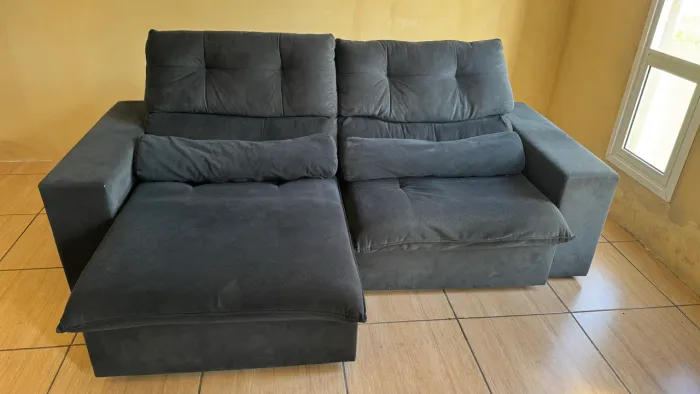 Sofá retrátil e reclinável