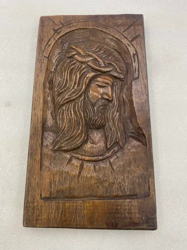 Imagem jesus Cristo entalhada em madeira