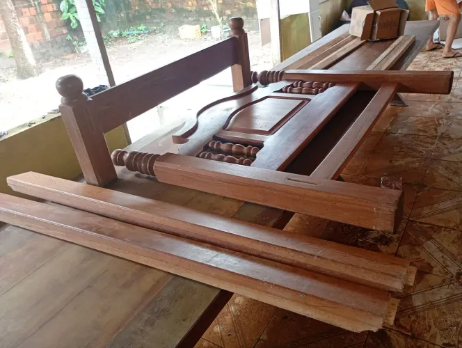 PRESENTÃO CAMA RELÍQUIA MADEIRA PURA2.300