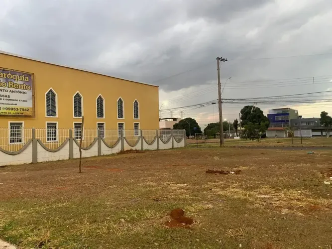 VENDE-SE UM LOTE NA QS 105 SAMAMBAIA SUL!