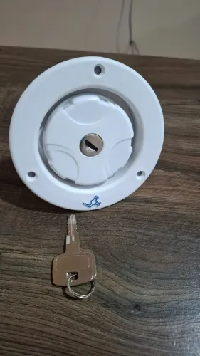 Entrada de Água Motorhome 1? Gravidade tampa com chave Branco