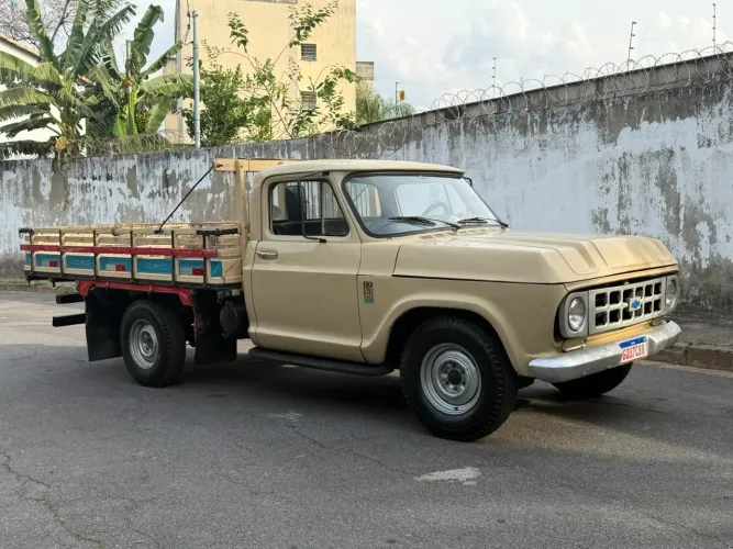 Caminhonete D10, excelente estado, muito conservada ! 