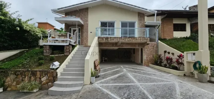 Casa Condomínio - Urbanova - Residencial Altos da Serra I - 300m² - 4 Dormitórios.