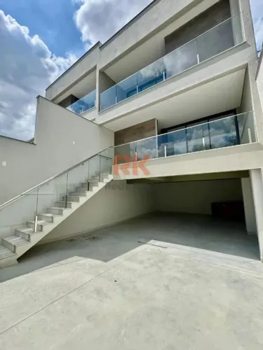 Casa geminada à venda, 3 quartos, 1 suíte, 4 vagas, Cabral - Contagem/MG