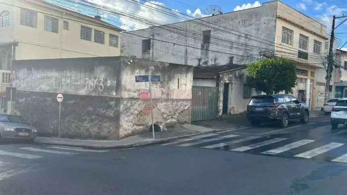 Lote de esquina no Centro!!