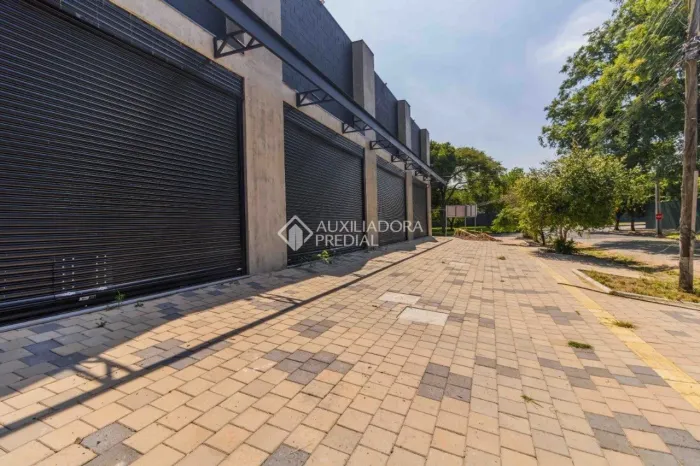 Loja Comercial, 40 m², 1 Lavabo e Estacionamento - Santa Maria Goretti