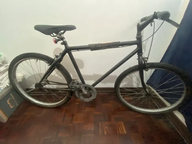 Bicicleta sem marcha usada