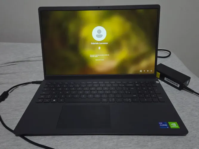 Excelente notebook!! Dell Inspiron 15 3511 (Core i7 / 16GB RAM / SSD 512GB / Placa NVIDIA)
