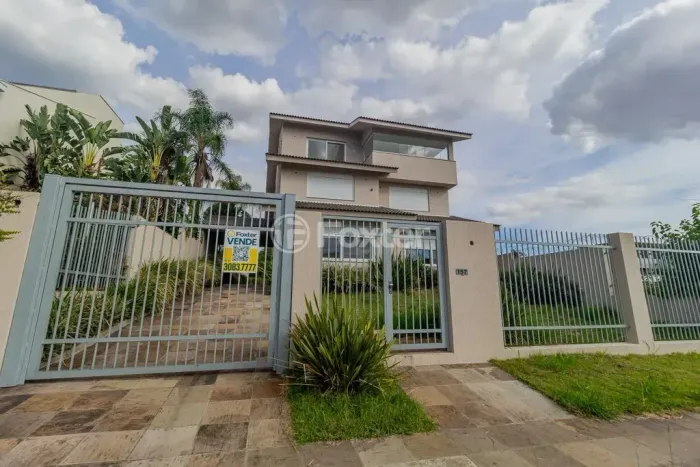 Casa espetacular NOVA com 600m, 04 dormitórios , 10 vagas na Vila Jardim - Porto Alegre -
