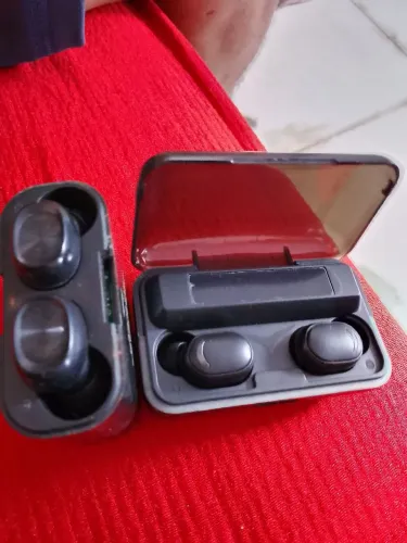 Fones Bluetooth Sem Fio com Case Carregador
