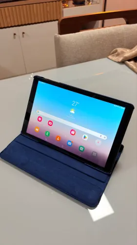 Tablet Samsung SM-T595 usado mas funcionando normalmente