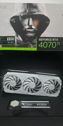 RTX 4070 Ti GALAX EX WHITE 12GB