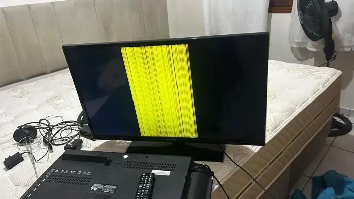TV SAMSUNG 32 COM DEFEITO