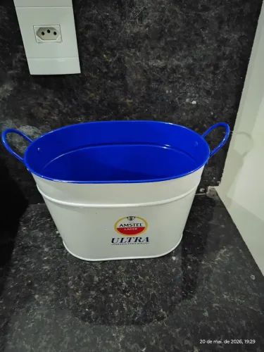 Lindo Balde cerveja ferro Amstel. Para quatro cervejas garrafa.