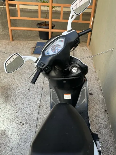 Vende-se excelente Burgman 125c