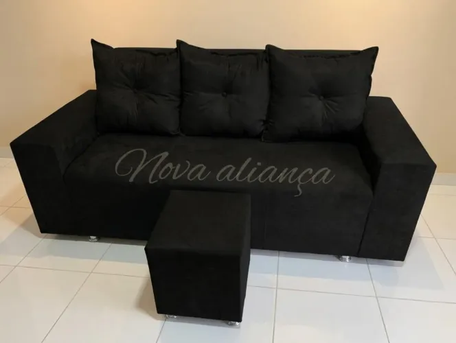 Sofá de 3 lugares com almofadas + puff promoção aproveite