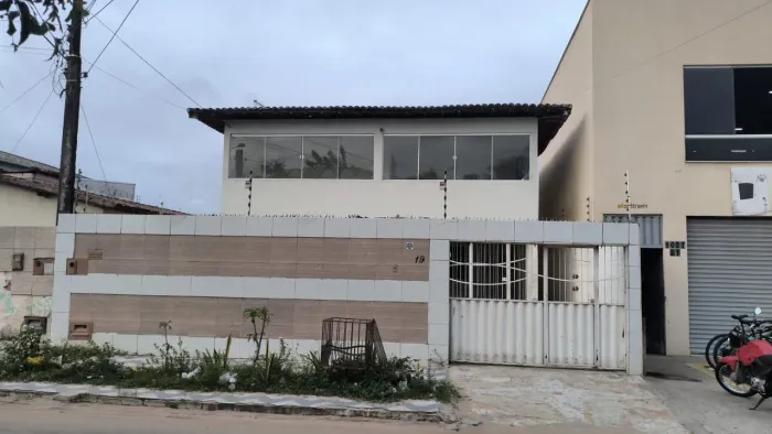 Alugo casa na rua Agrestina planalto numero 19